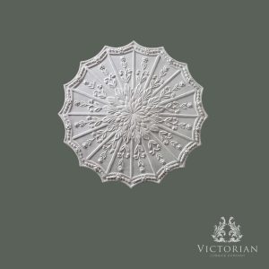 R66 handmade plaster ceiling rose with floral centre, radiating leaf design and decorative scalloped edge, 550mm diameter.