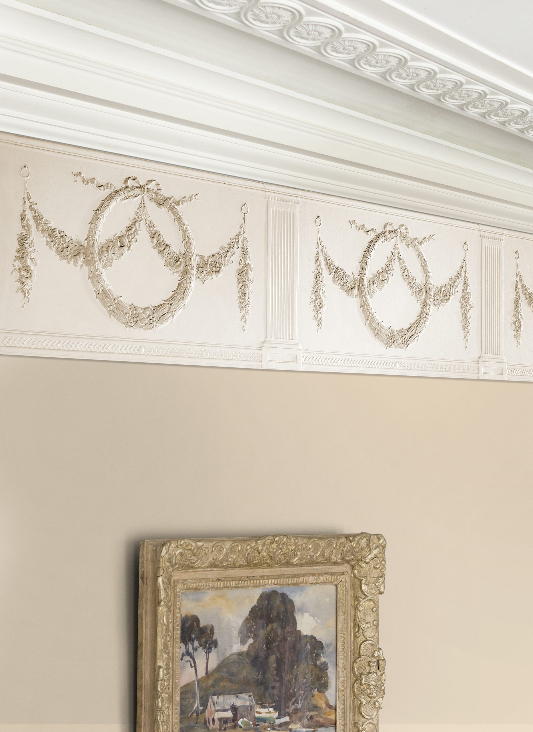 Lincrusta RD1949FR Adelphi Frieze installed beneath decorative plaster cornice in a traditional interior