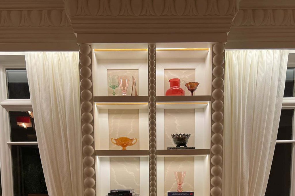 Bespoke decorative wall panelling and handcrafted plaster cornice installed in the Library Bar at The Sloane Club, London.