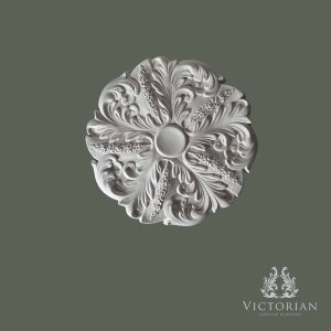 R21 handmade plaster ceiling rose with ornate acanthus leaf and floral scroll design, 492mm diameter.